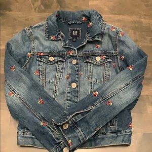 Denim jacket with flower embroidery. ❤️